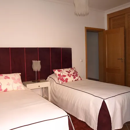 Vila Da Praia 463 E3 * Όμπιδος